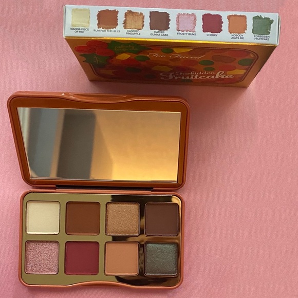 NWT Too Faced Limited Edition Forbidden Fruitcake Doll-Size Eyeshadow Palette - Picture 13 of 16